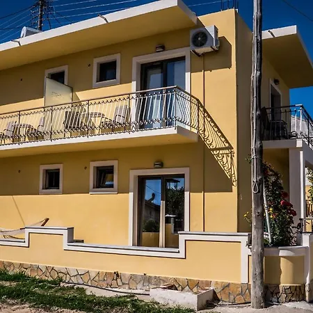 Marinos Appartement *